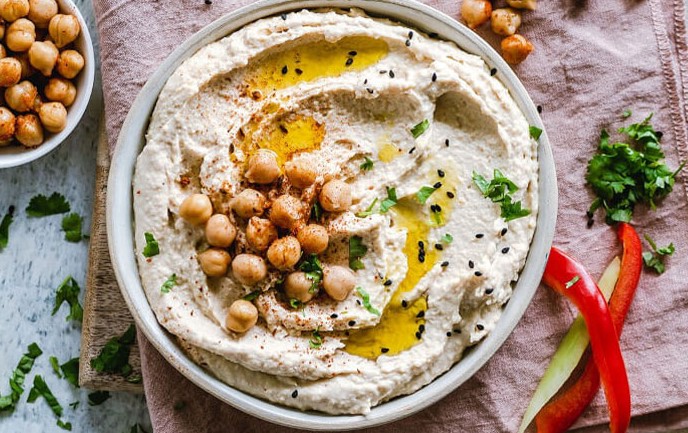 can-cats-eat-hummus-1